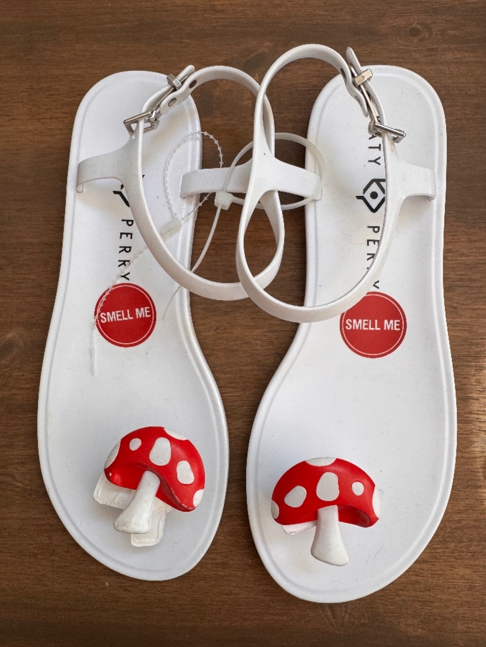 Katy Perry The Geli White Mushroom Jelly Sandals NWT Size 7